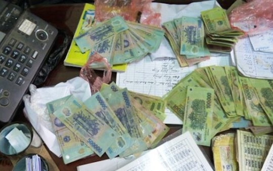 Bắt 4 'bóng hồng' điều hành đường dây lô đề giao dịch 1,2 tỷ đồng/ngày