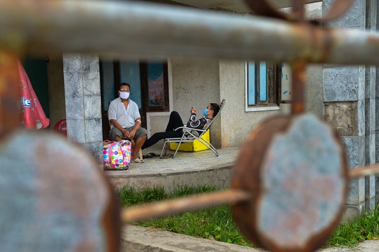 Cận cảnh 'xóm chạy thận' ở phố Vinh mùa Covid