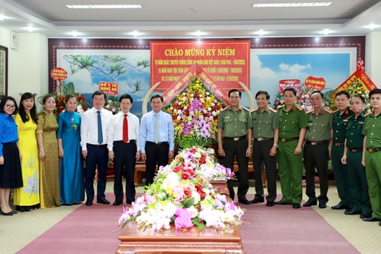 Lãnh đạo tỉnh Nghệ An chúc mừng ngày truyền thống Công an nhân dân