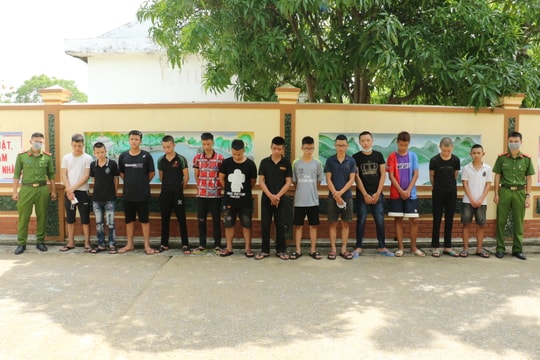 Bắt khẩn cấp băng cướp ở Vinh và Cửa Lò do 2 thanh niên xăm trổ cầm đầu