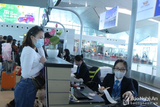 Nghệ An dẫn giải 10 đối tượng tội phạm qua đường hàng không