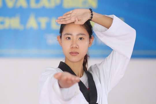 Nữ sinh với ước mơ trở thành hướng dẫn viên du lịch và tấm HCV Taekwondo