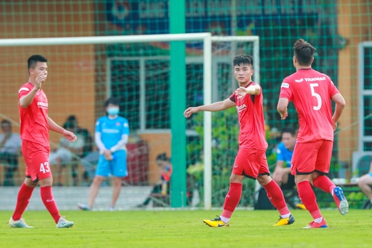 Ghi điểm với HLV Park Hang-seo, tiền vệ Đặng Văn Lắm nói gì? 