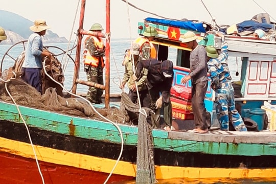 Kiểm ngư Nghệ An xử phạt 5 tàu cá đánh bắt trái phép