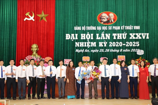 Đại hội Đảng bộ Trường Đại học Sư phạm Kỹ thuật Vinh nhiệm kỳ 2020-2025 chính thức khai mạc