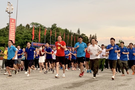 Nghệ An: Gần 2.000 đoàn viên, thanh niên tham gia 'Những bước chân vì cộng đồng' chặng 2