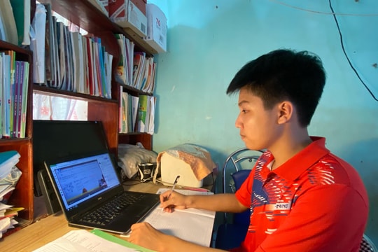 Nam sinh 'thủ khoa khối B' cụm Quốc lộ 48 ở Nghệ An chia sẻ về việc học và ước mơ làm bác sỹ