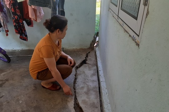 Thủy điện vẫn 'lách' trách nhiệm khi chấp nhận hỗ trợ 600 triệu cho 6 hộ dân bị nứt nhà để di dời? 