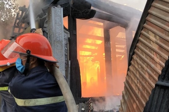 Nghệ An: Cháy nhà thờ họ trong ngày Rằm tháng 7