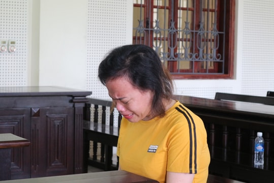 Cuộc đời đẫm lệ của người phụ nữ bị bán vào nhà chứa, đồng phạm cướp tài sản