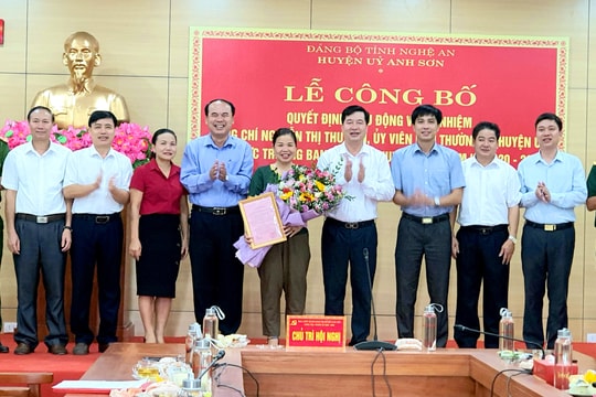 Điều động, bổ nhiệm cán bộ ở Huyện ủy Anh Sơn