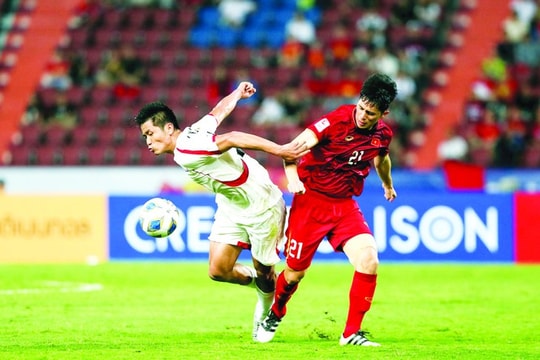 Công Phượng dễ mất chỗ ở CLB TP.HCM; Đình Trọng chấn thương dai dẳng: Trách nhiệm thuộc về ai?