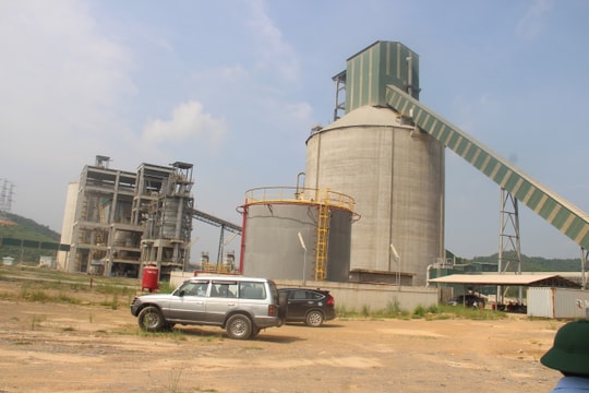 Phó Chủ tịch UBND tỉnh chỉ đạo tháo gỡ vướng mắc cho dự án nhà máy xi măng Tân Thắng