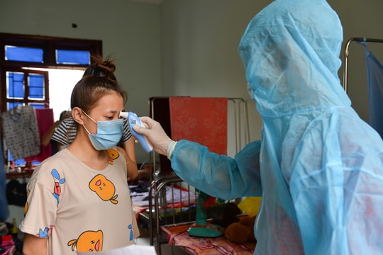 Thu phí cách ly: Tốt cho ngân sách và ngành dịch vụ, khách sạn