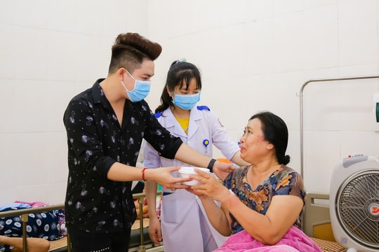 Beauty Salon Spa Cao Huy: Ấm lòng những suất cơm từ thiện