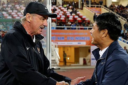HLV Alfred Riedl qua đời ở tuổi 70; Thủ môn Đặng Văn Lâm rộng cửa tham dự AFF Cup 2021