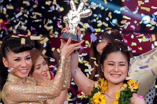 Hương Tràm: Quán quân The Voice lúc 17 tuổi và sai lầm khó xóa nhòa với ca sĩ Thu Minh