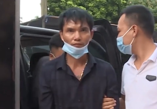 Khởi tố, tạm giam bố đẻ và dì 'ghẻ' bạo hành bé gái 6 tuổi gãy tay