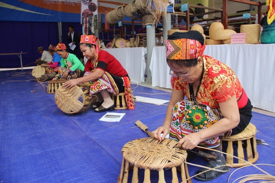  Nâng cao năng lực quản lý tài chính cho các đơn vị sản xuất hàng thủ công mỹ nghệ