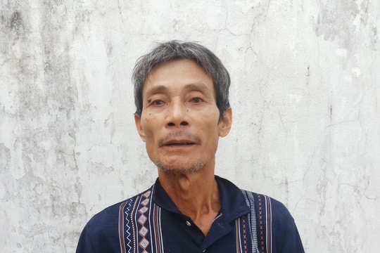 Cô gái trẻ bị gã hàng xóm giở trò đồi bại khi đi hái củi