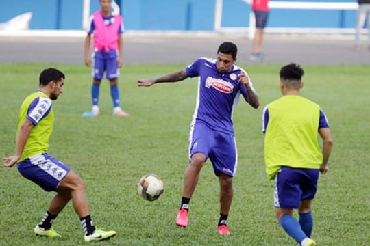 HLV Chung tin cặp tiền đạo 'triệu đô' sẽ đánh bại Hà Nội; Mourinho lọt top HLV nguy cơ bị sa thải