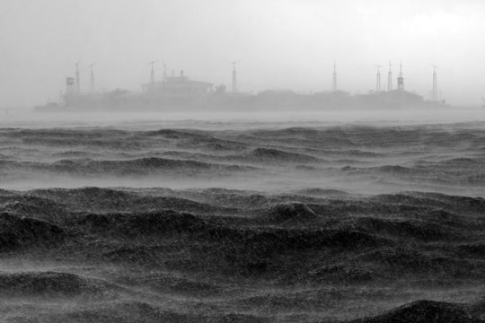 Bộ đội Trường Sa, DK1 sẵn sàng đón tàu cá ngư dân vào trú tránh do bão số 5