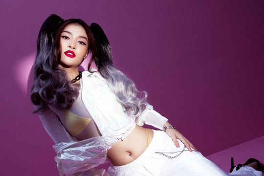 Á hậu Kiều Loan cực chất với hình ảnh nữ Rapper