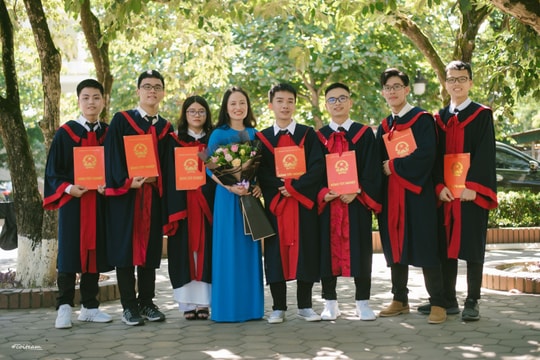 Vinh quang của học trò là hạnh phúc của thầy cô