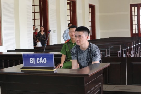 Bi kịch bố mẹ '9X' nối gót nhau vào tù, 2 con thơ sống cậy ông bà