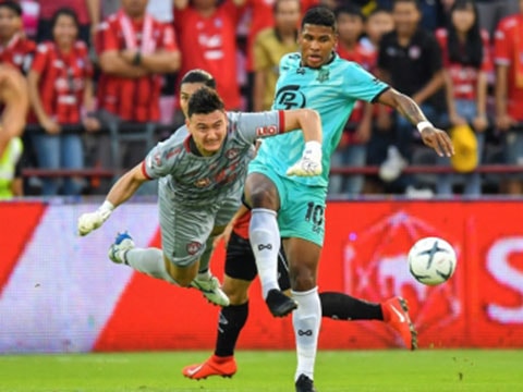 Thủ môn Đặng Văn Lâm lại ghi dấu ấn tại Muangthong Utd; HLV Park Hang-seo tri ân CLB Hà Nội