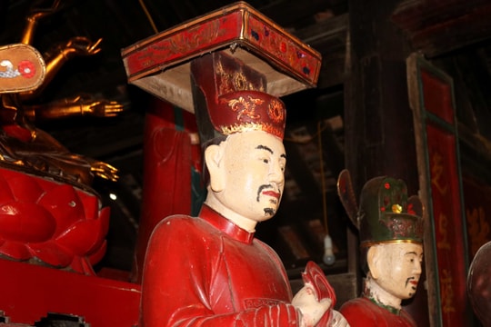 Những pho tượng độc đáo trong ngôi chùa cổ ở Nam Đàn