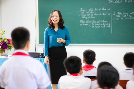 Nhiều giáo viên Nghệ An không ủng hộ việc dùng điện thoại trong giờ học