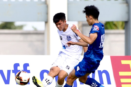 Bầu Hiển thưởng nóng hơn 100 triệu đồng cho Thái Nguyên T&T; Học viện NutiFood JMG vào chung kết U17