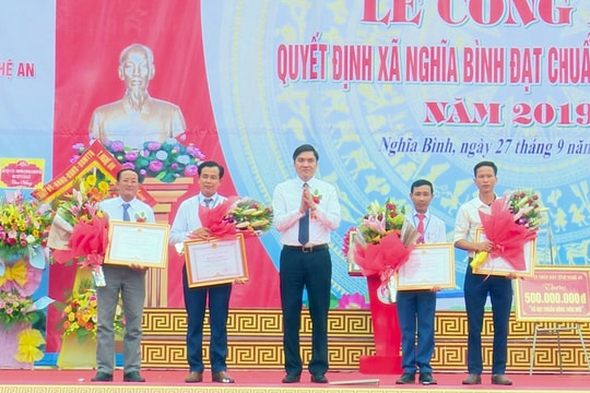 Xã Nghĩa Bình (Tân Kỳ) đón Bằng công nhận xã đạt chuẩn nông thôn mới