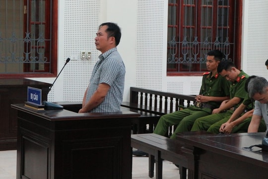 Làm giả con dấu lừa 6 người ở Nghệ An lấy 800 triệu đồng mua ô tô