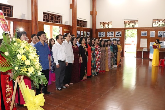 Đảng ủy Khối CCQ tỉnh sinh hoạt chuyên đề về đồng chí Nguyễn Thị Minh Khai