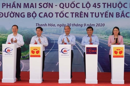 Thủ tướng Nguyễn Xuân Phúc phát lệnh khởi công dự án cao tốc Bắc - Nam