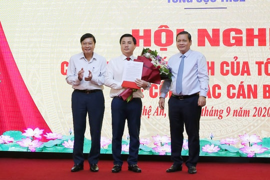 Trao quyết định bổ nhiệm Phó Cục trưởng Cục Thuế Nghệ An