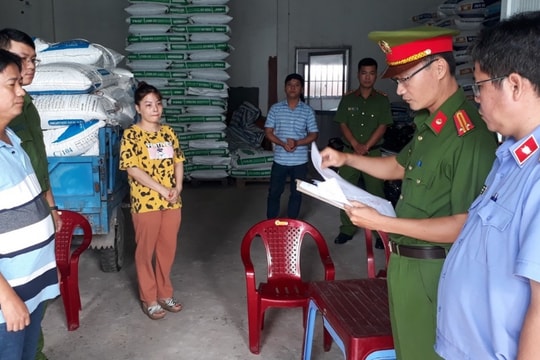 Bắt tạm giam một kế toán trưởng tham ô 200 tỷ đồng