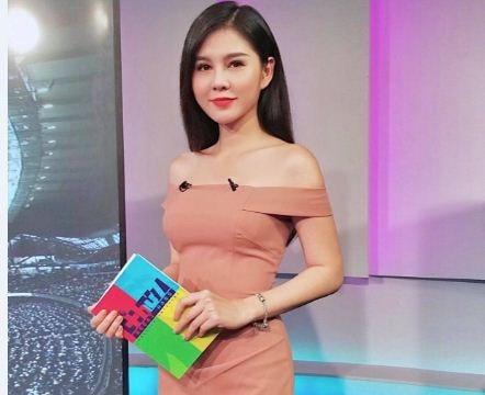 MC thể thao Thu Hoài công khai thu nhập khi bị đồn 'chơi golf để săn đại gia'