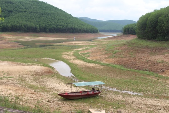 Nghệ An: Hồ đập vẫn cạn trơ đáy dù đã bước vào mùa mưa