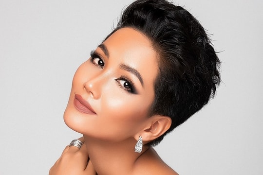 Hoa hậu H'Hen Niê xác nhận chia tay bạn trai sau 2 năm công khai hẹn hò