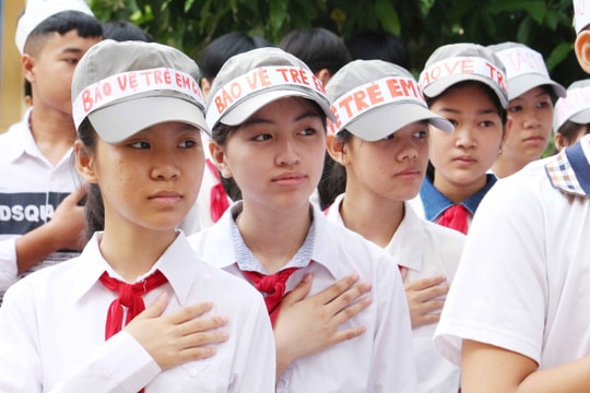 Học sinh miền núi Nghệ An hưởng ứng Ngày Quốc tế trẻ em gái