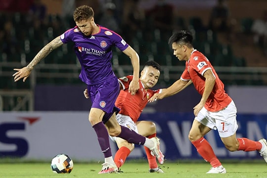 Sài Gòn vững ngôi đầu; Ronaldo có thể bị phạt nặng vì bỏ cách ly tại Juventus