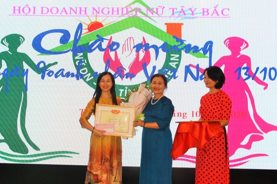 Sôi động 'Đêm doanh nhân nữ Tây Bắc 2020'