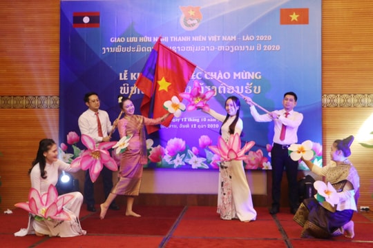 Gặp gỡ hữu nghị thanh niên Việt Nam – Lào tại Nghệ An