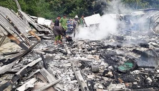 Nhà cháy rụi, gia đình 4 người bơ vơ trước mùa mưa bão