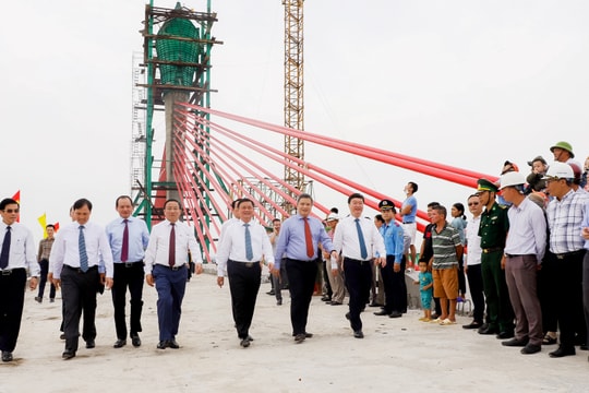 Chính thức hợp long cầu Cửa Hội bắc qua sông Lam nối liền Nghệ An - Hà Tĩnh