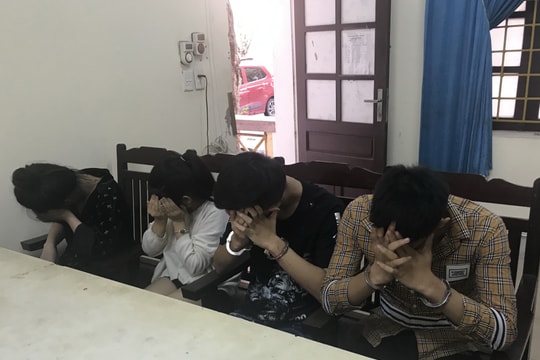4 thanh thiếu niên đang 'phê' ma túy trong khách sạn ở thành phố Vinh