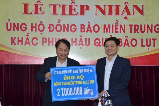 Ủy ban MTTQ Việt Nam tỉnh Nghệ An tiếp nhận gần 600 triệu đồng ủng hộ đồng bào miền Trung